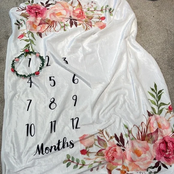 New white floral boho Baby month blanket - Picture 2 of 3